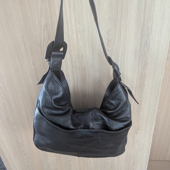 Etienne Aigner Black Leather Shoulder Bag - Picture 2 of 5